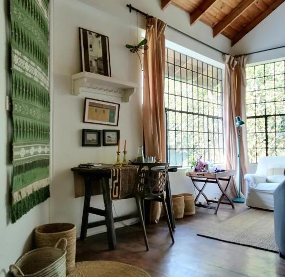 هتل Meru House Lekisilai