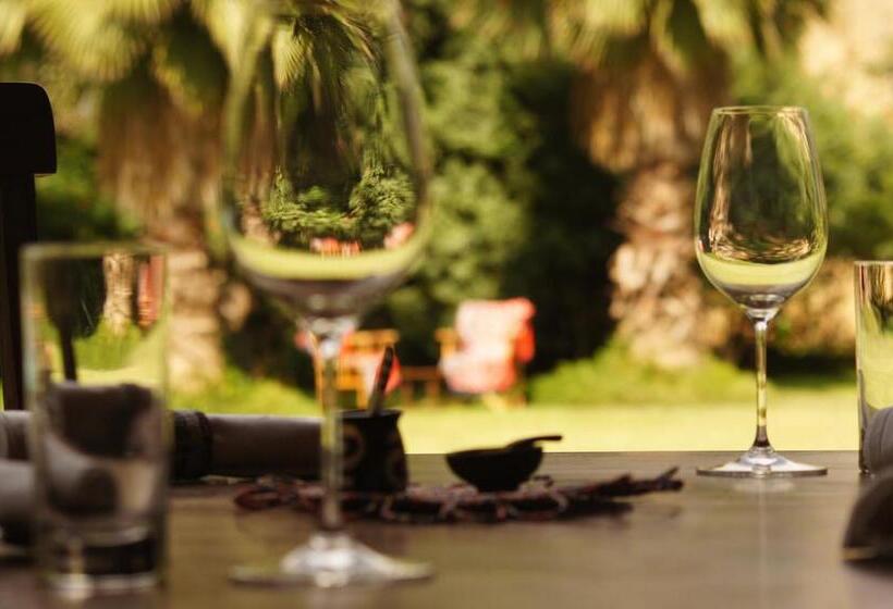 هتل Meru House Lekisilai