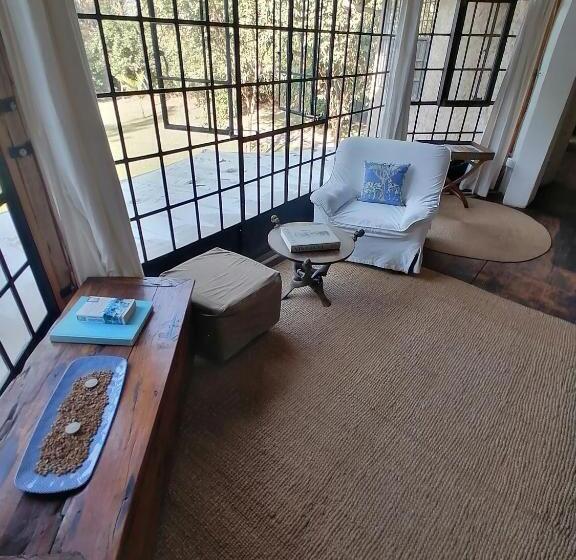 هتل Meru House Lekisilai