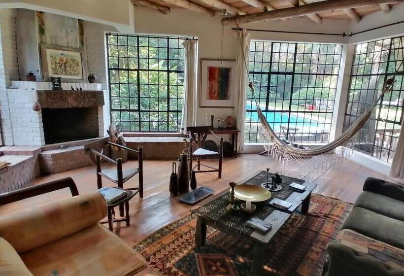 هتل Meru House Lekisilai