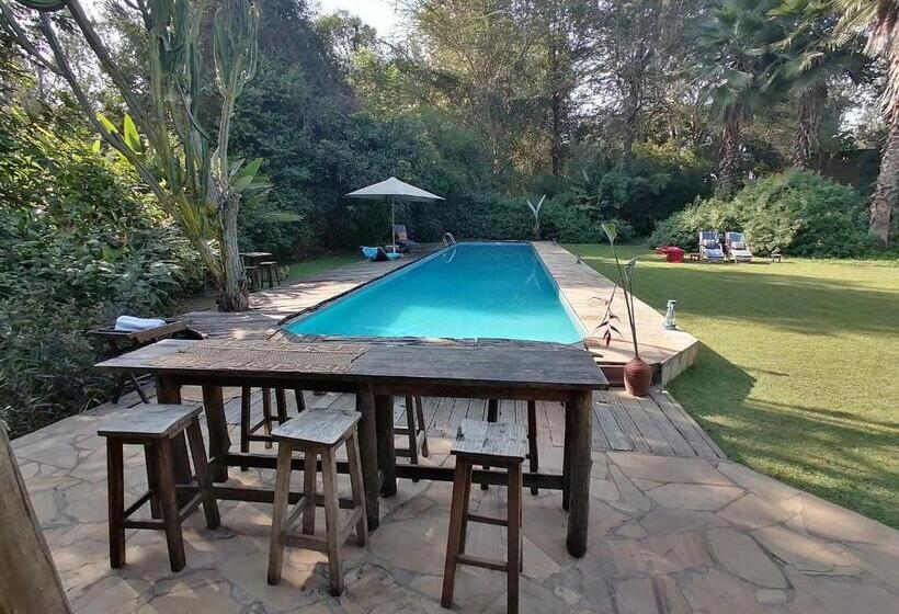 هتل Meru House Lekisilai