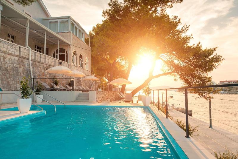 בית מלון כפרי Milna Osam   Adults Only