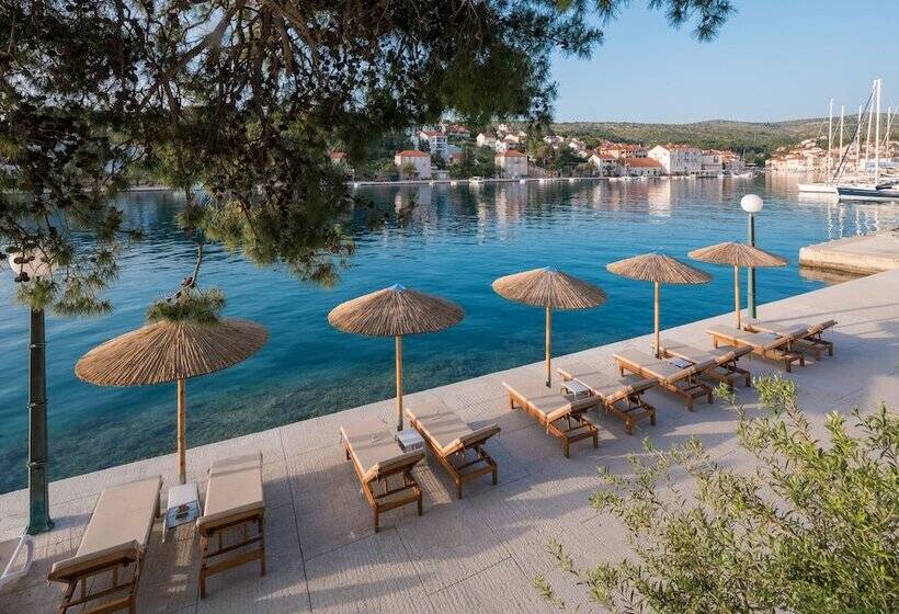 בית מלון כפרי Milna Osam   Adults Only