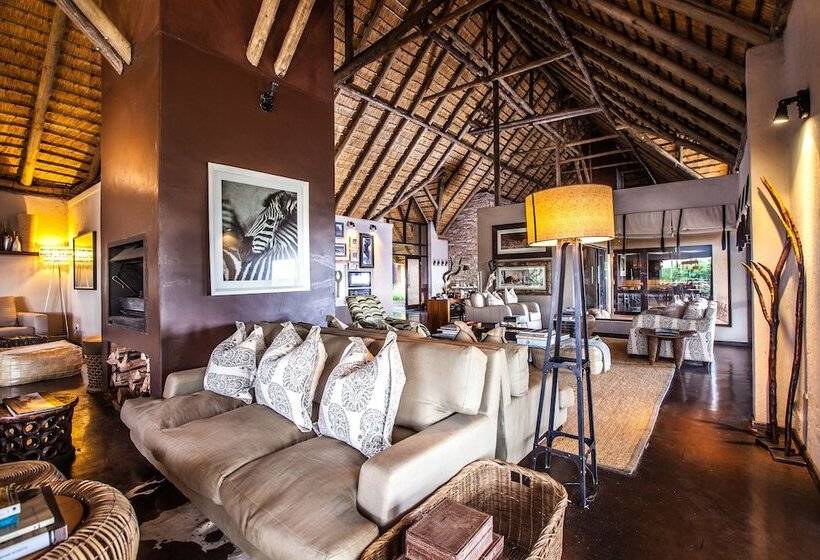 בית מלון כפרי Nambiti Hills Private Game Lodge