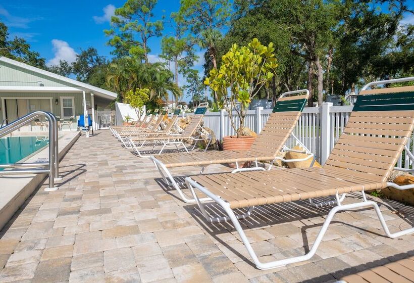 Отель Naples Rv Resort