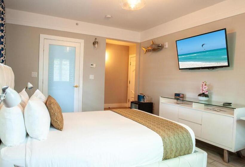 Oceanside Hotel And Suites