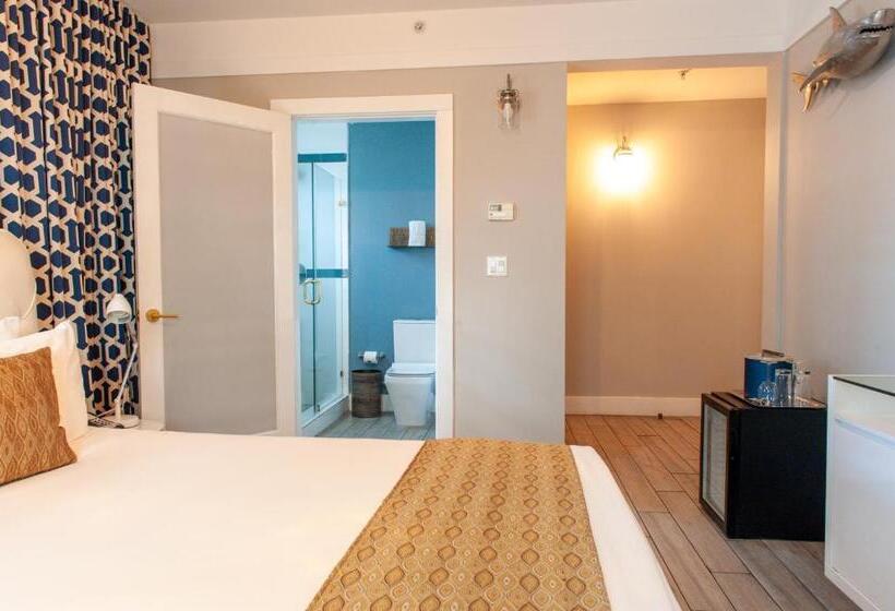 Oceanside Hotel And Suites