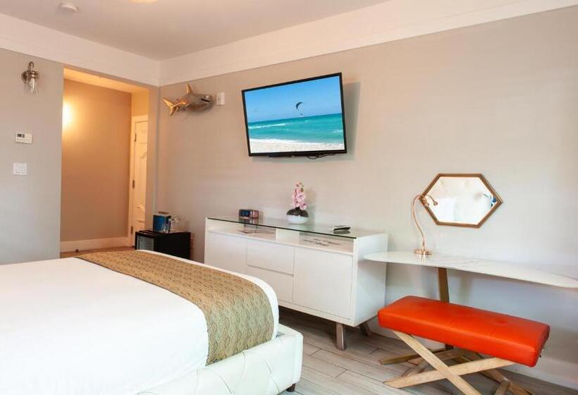 Oceanside Hotel And Suites