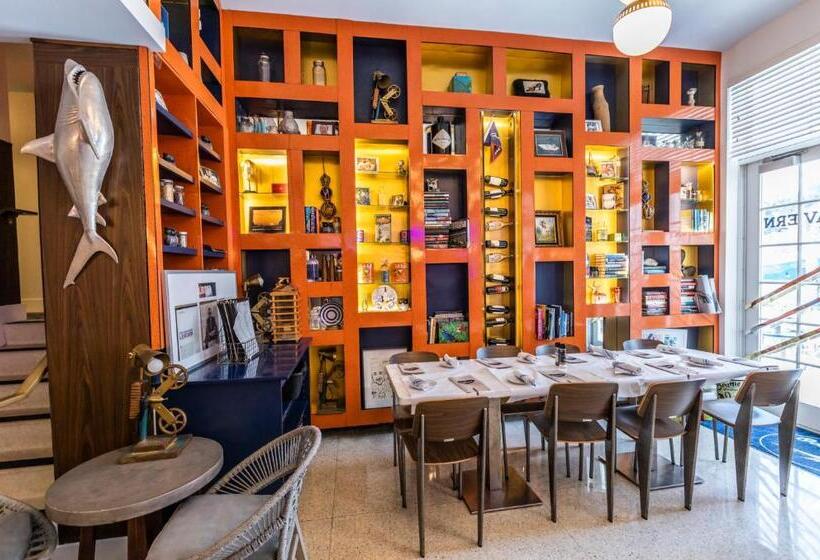 Oceanside Hotel And Suites