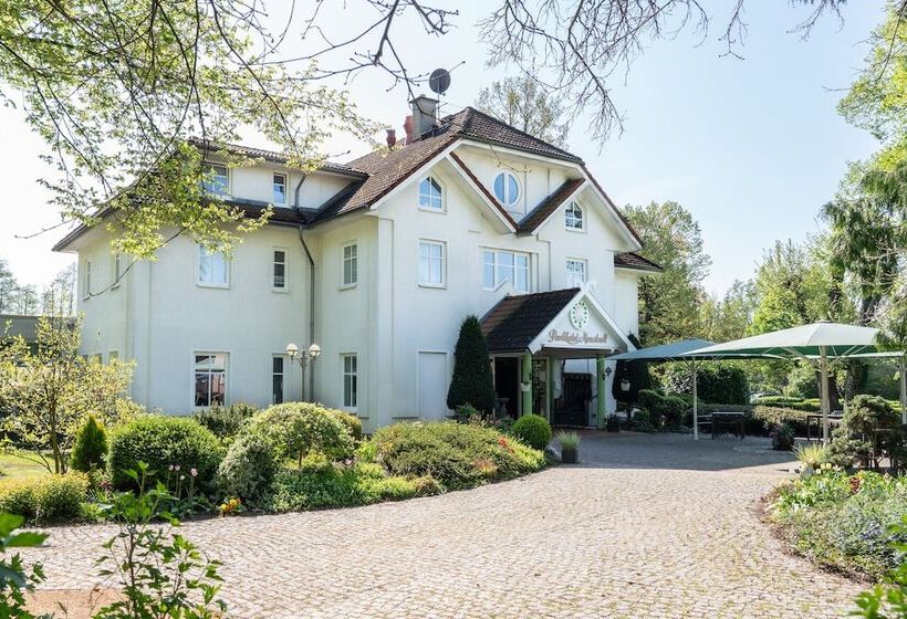 Parkhotel Neustadt Garni