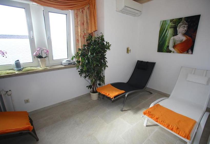 Отель Pension Weinberg Mit Landhaus Nizza