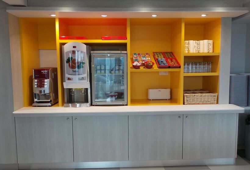 בית מלון כפרי Premiere Classe Amiens