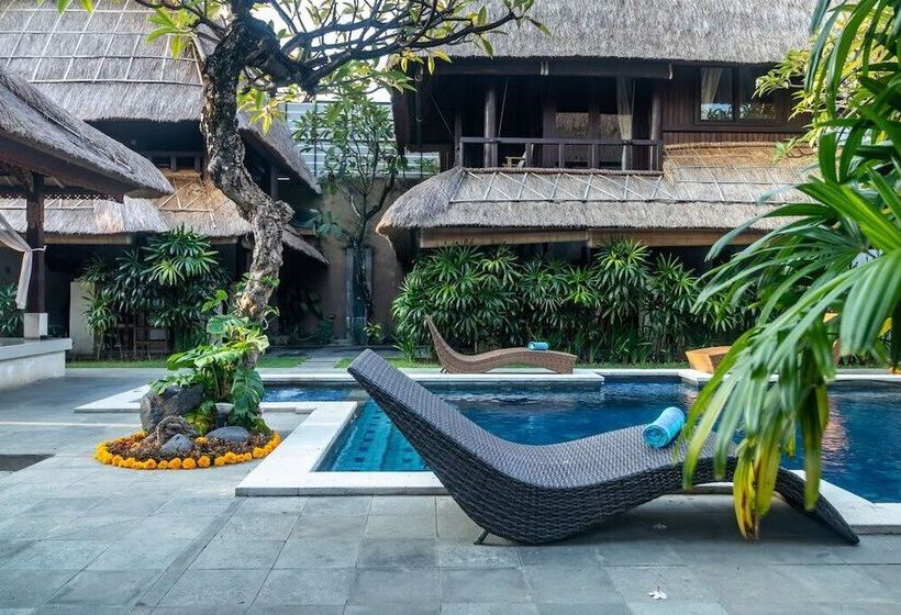 בית מלון כפרי Radiant Jepun Villa