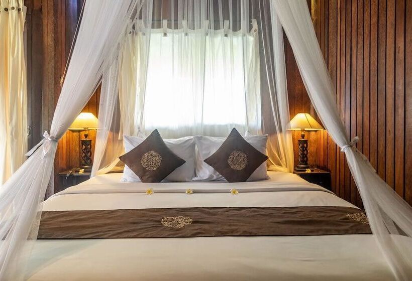 בית מלון כפרי Radiant Jepun Villa