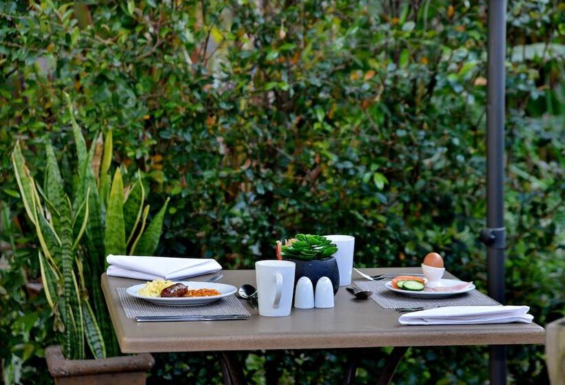 Отель Road Lodge Mbombela