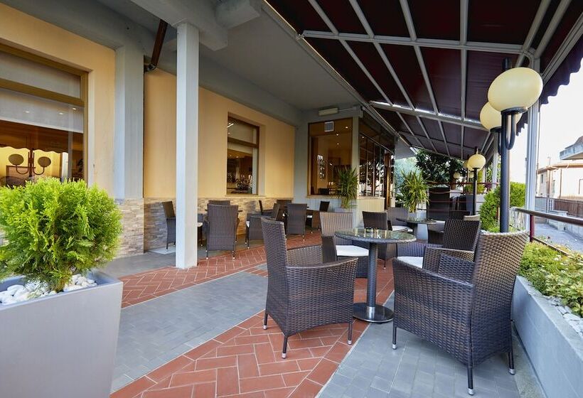 Santa Caterina Hotel & Bike