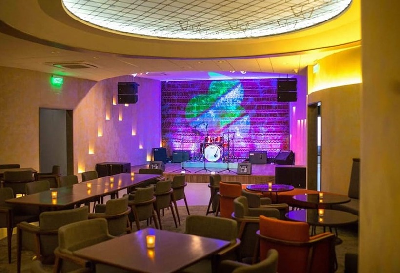 בית מלון כפרי The Bayleaf Cavite