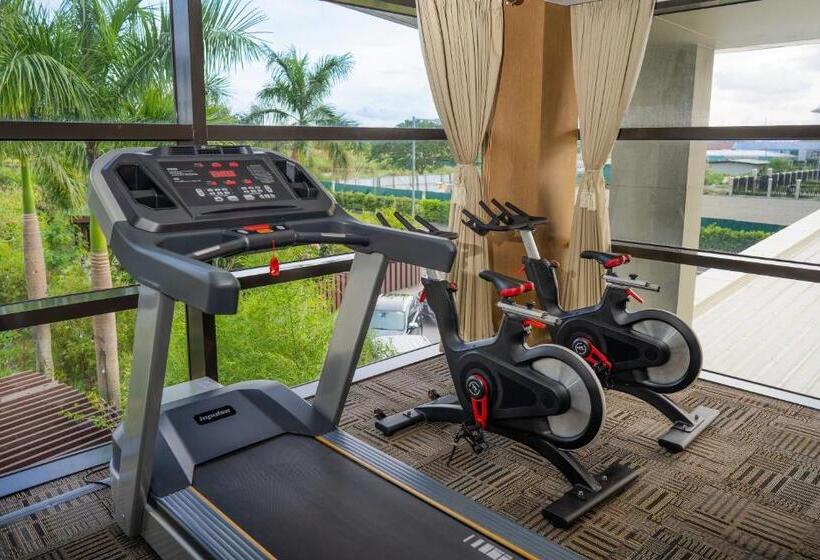 בית מלון כפרי The Bayleaf Cavite