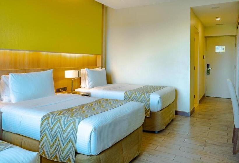 בית מלון כפרי The Bayleaf Cavite