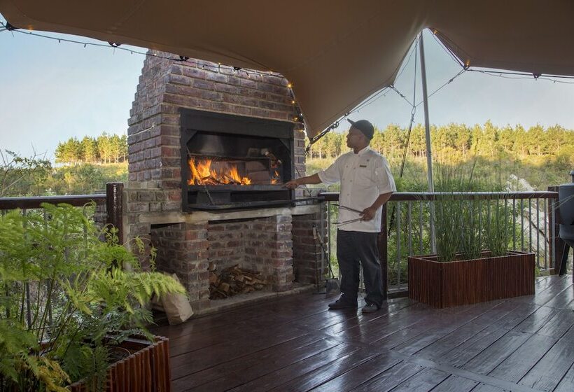 ホテル The Fernery Lodge & Spa