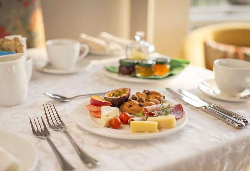 ホテル The Fernery Lodge & Spa