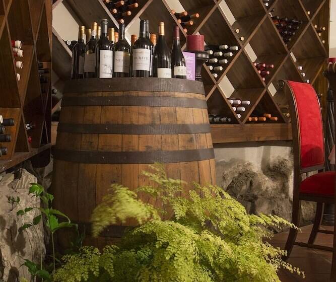 ホテル The Fernery Lodge & Spa