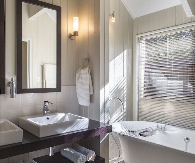 ホテル The Fernery Lodge & Spa