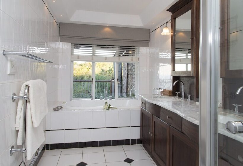 ホテル The Fernery Lodge & Spa