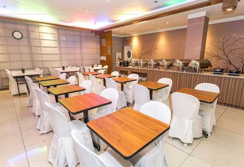 هتل Urban Travellers