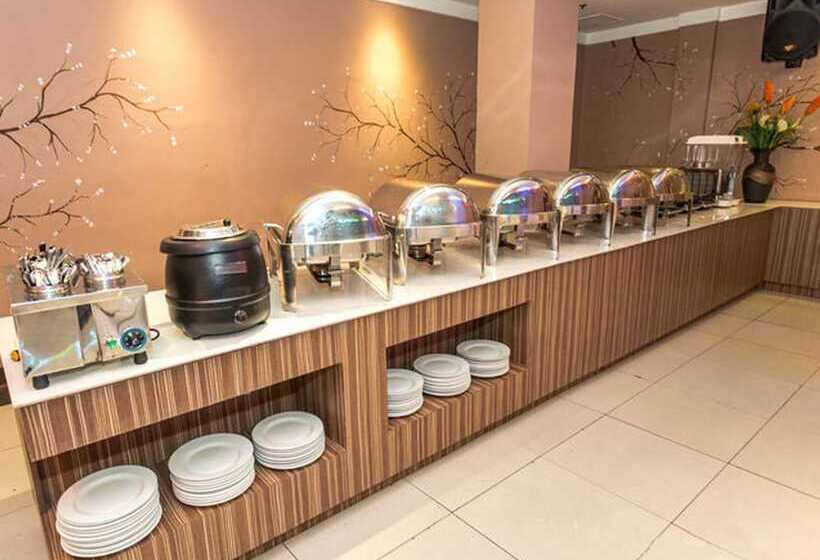 هتل Urban Travellers