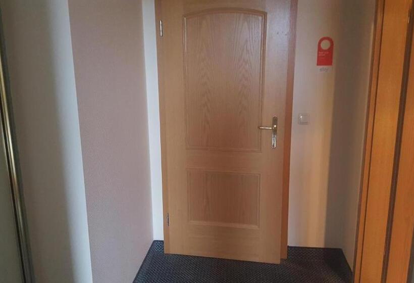 Отель Ziegenkrug Schweriner Tor