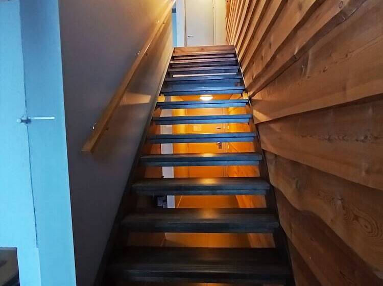 Levi Suites Unna Mànnu