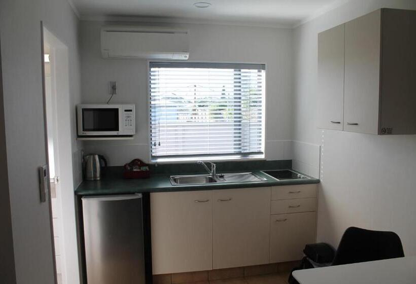 모텔 Aquarius Motor Inn