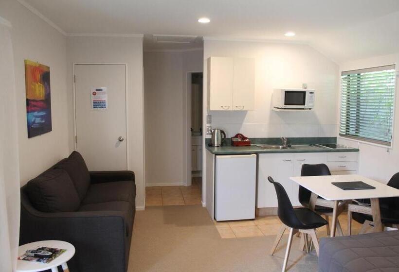 모텔 Aquarius Motor Inn