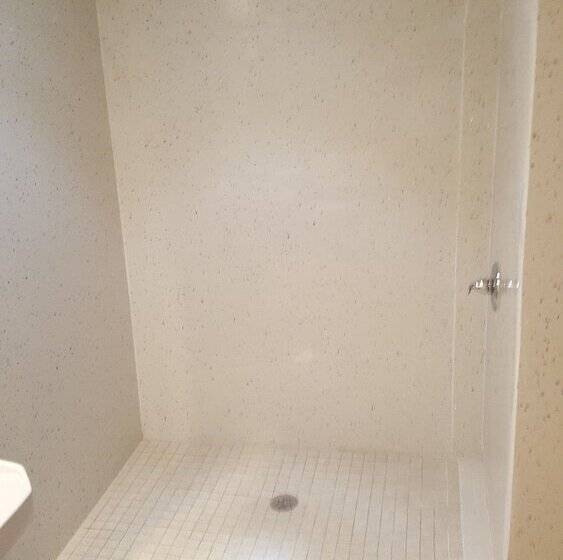 모텔 Fortuna Redwood Inn