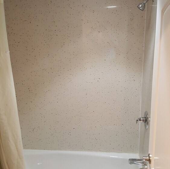 모텔 Fortuna Redwood Inn