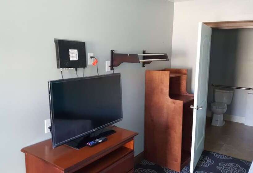 모텔 Fortuna Redwood Inn