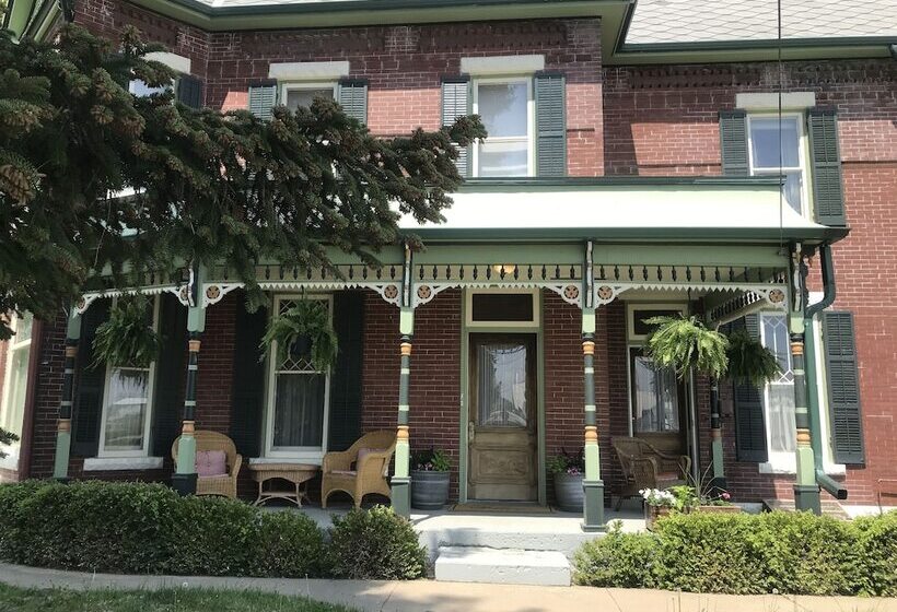 The Nauvoo Grand Bed & Breakfast