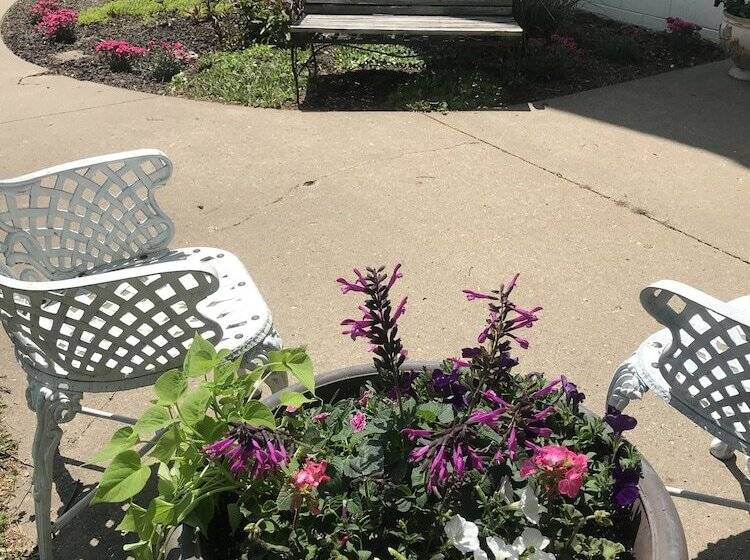 The Nauvoo Grand Bed & Breakfast