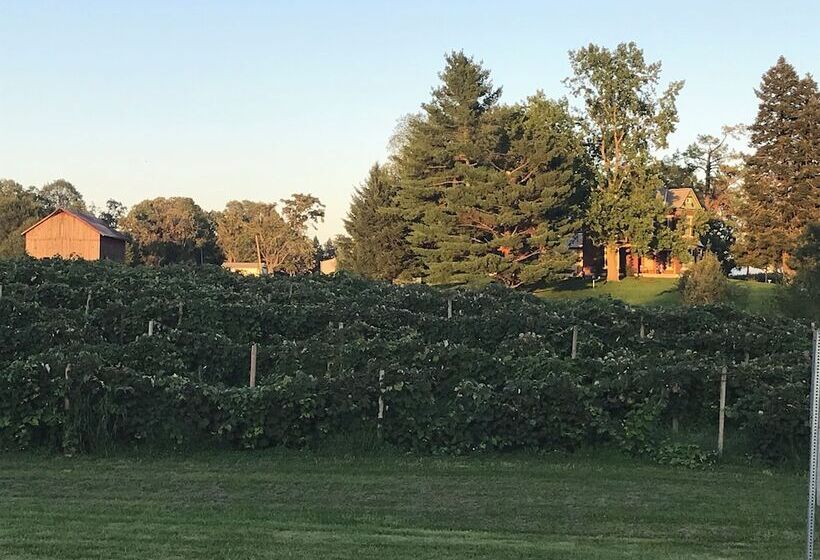 The Nauvoo Grand Bed & Breakfast