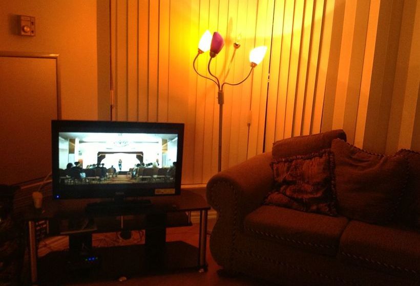 Oxford Furnished Apartments, Mississauga