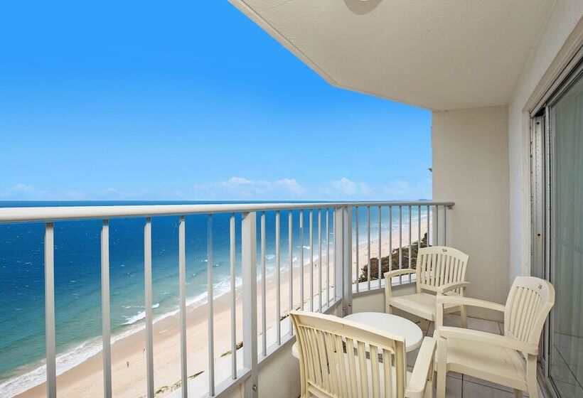 Pacific Plaza Apartments