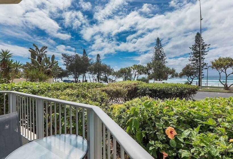 Pacific Plaza Apartments