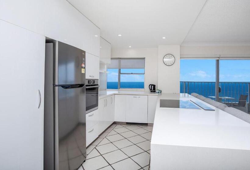 Pacific Plaza Apartments