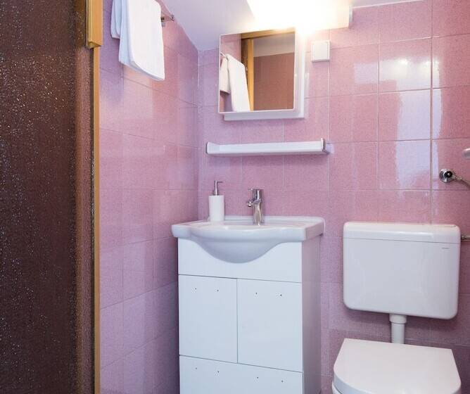 펜션 Beachfront Villa Mediteran