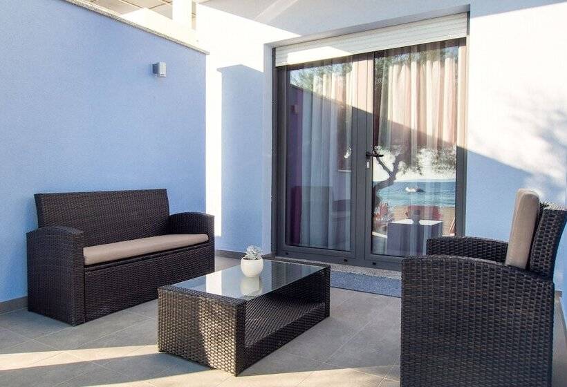 펜션 Beachfront Villa Mediteran