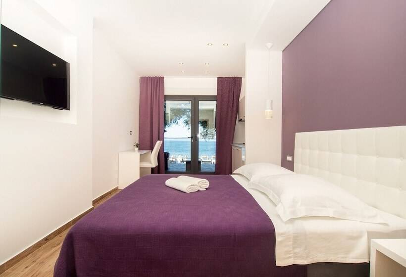 펜션 Beachfront Villa Mediteran