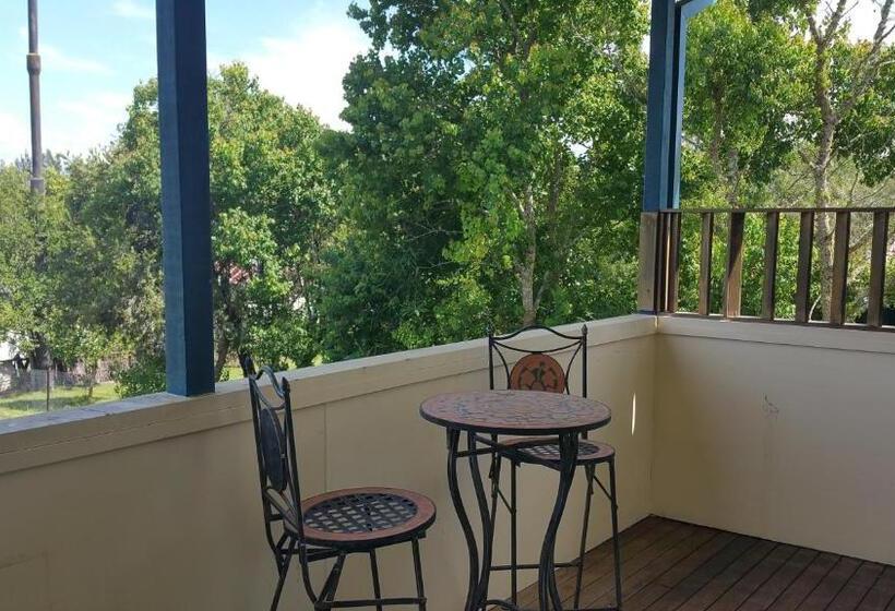 פנסיון Coppers Hill Private Accommodation