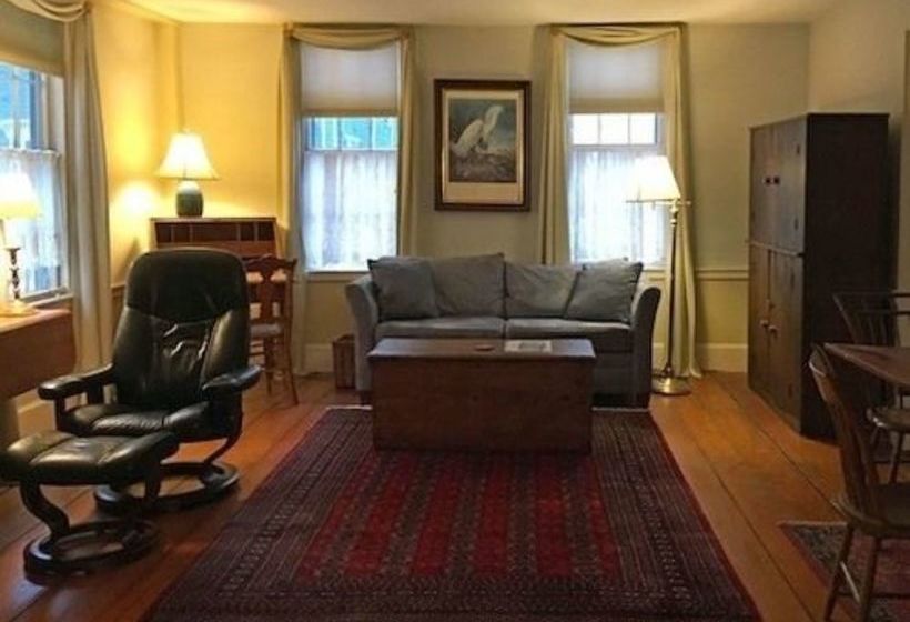 بنسيون The Market Street Inn