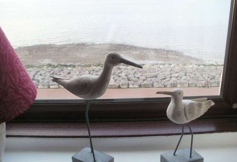 Пансион Yacht Bay View